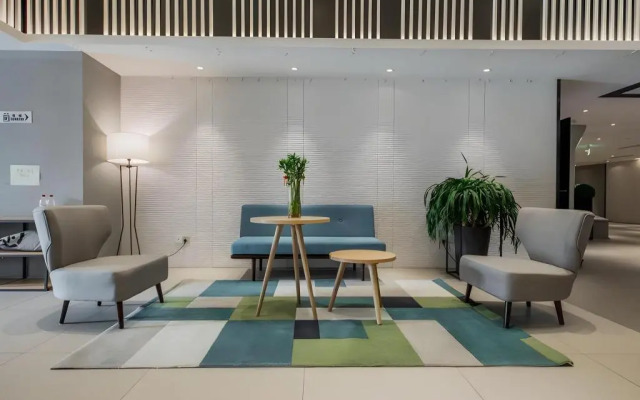 Homeinn Selected Hotel (Shanghai Sinan Road)