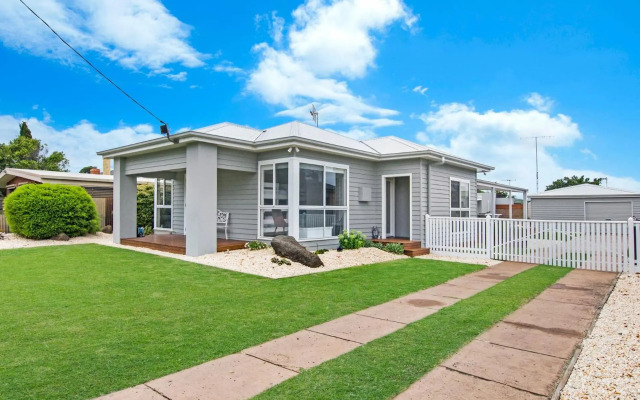 Fielding's Lair - the ultimate family retreat - House & Bungalow