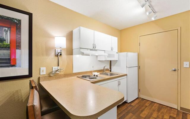 Extended Stay America Suites Washington DC Falls Church