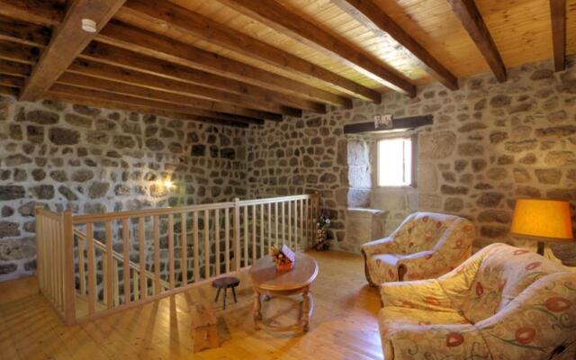 Gîte Burdignes, 4 Pièces, 6 Personnes - Fr-1-496-96