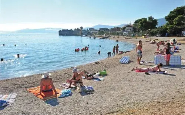 Four Bedroom Holiday Home In Kastel Sucurac