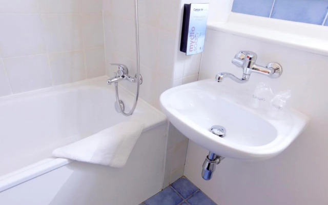 Campanile Dunkerque Armbouts