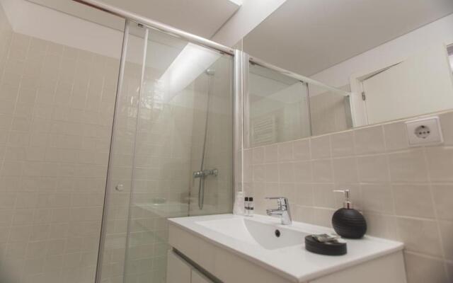 Smooth Oporto Apartment by Porto City Hosts