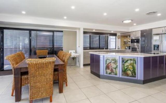 Magical holiday home - Welsby Pde, Bongaree