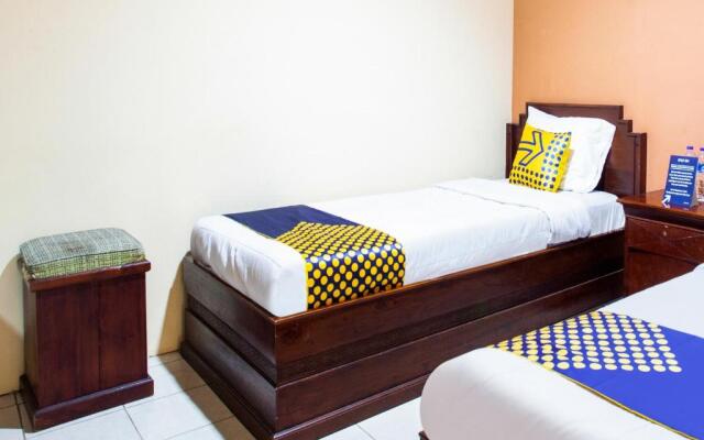 SPOT ON 3858 Elsana Transit Hotel