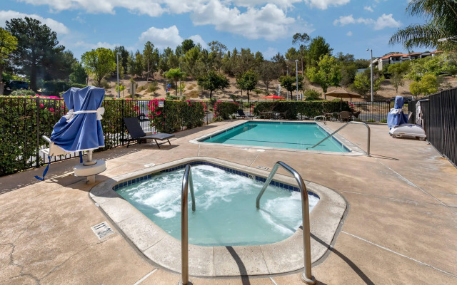 Comfort Suites Near Six Flags Magic Mountain