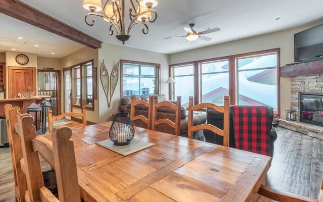 Mountain Time-spacious, Private Hot Tub,great View