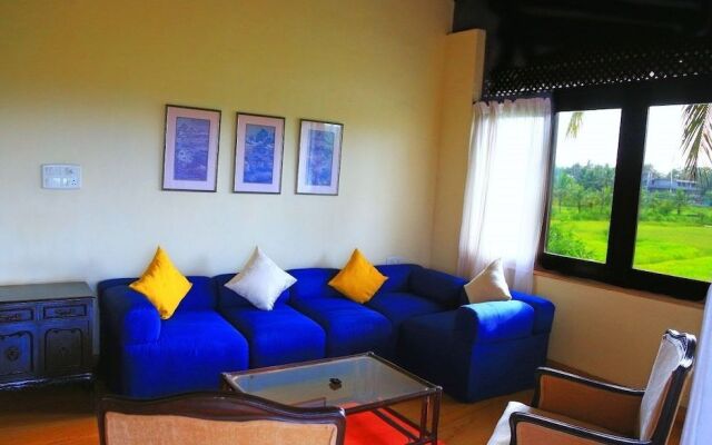 The Acacia Villa - Candy Floss