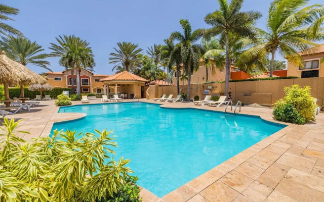 Upscale Gated Community Oasis Close to the Beach