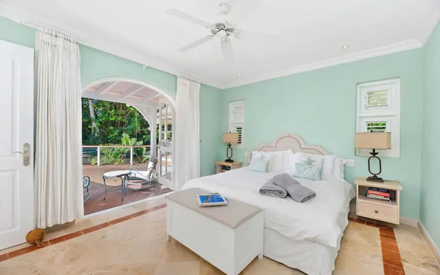Waterfalls - 6 bed Peaceful and Secure Luxury