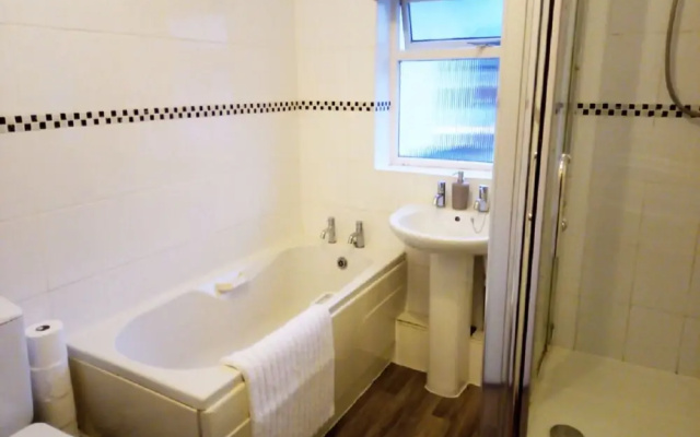 KCS Apartment - 3 Bedroom Flat Birmingham