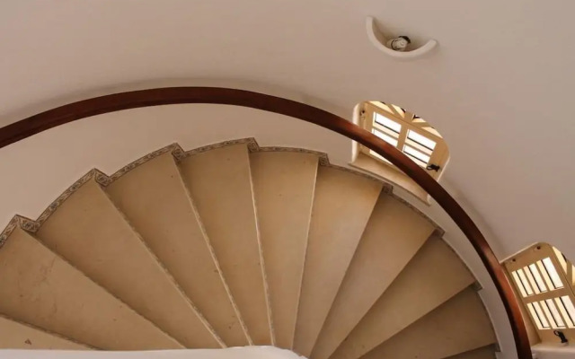 Nora GM in Albufeira