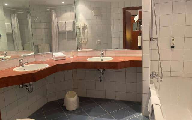 Amedia Frankfurt Russelsheim Trademark Collection by Wyndham