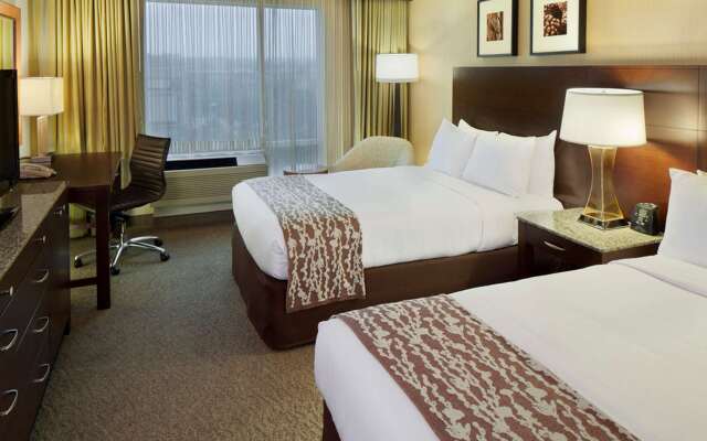 DoubleTree by Hilton Hotel Boston Bayside