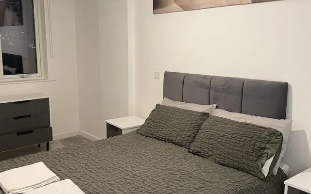 2 Bedroom Luxury Apartment in Barking