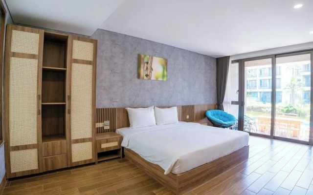 Gold Riverside Apartment & Villa