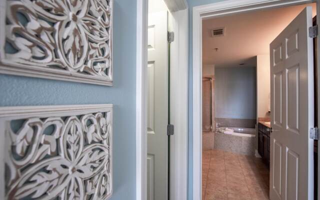 Laketown Wharf - 810