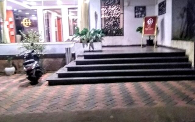 Hotel Karon Premium