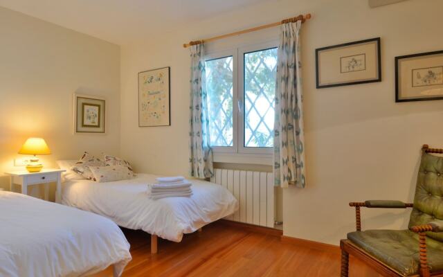 Villa with Incredible Sea Views And Pool Sleeps 7