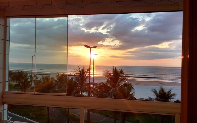 Apto. Pé na areia com Churrasqueira