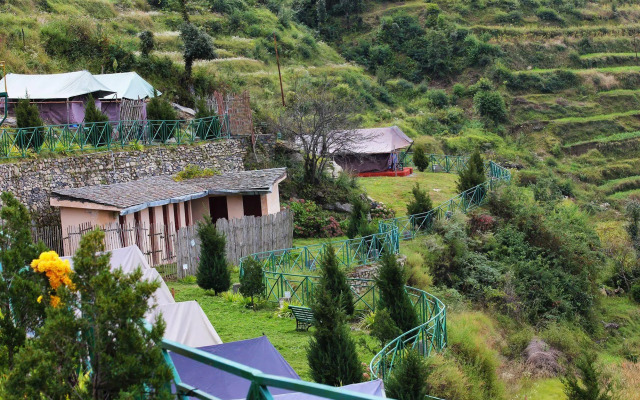 Whispering Pines Himalayan Retreat