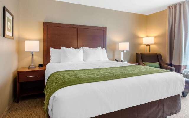 Comfort Inn & Suites at CrossPlex Village