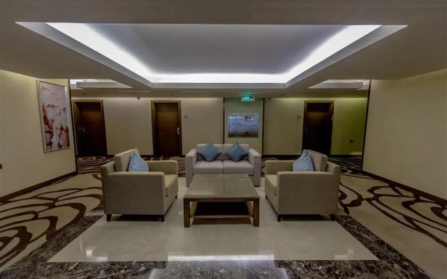Golden Tulip Suites Breida Al Q