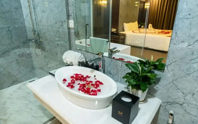 Peace Hotel Ha Long