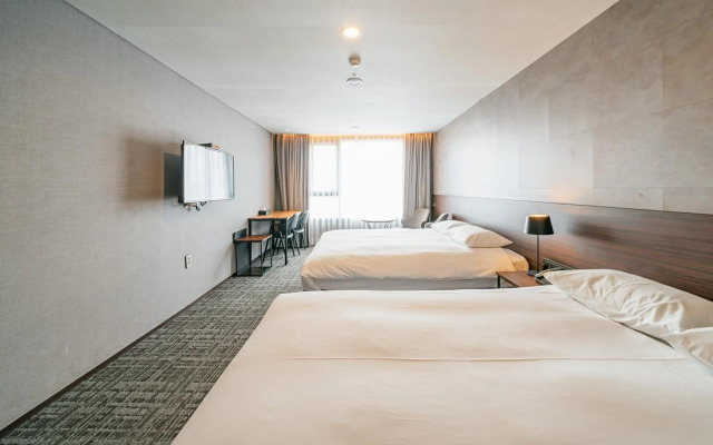 Hotel With Jeju