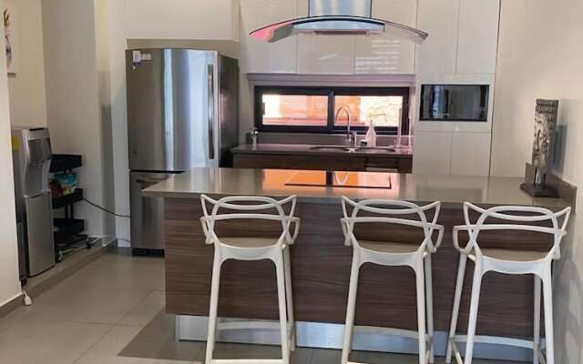 Amazing Penhouse Deluxe Whit Jacuzzi