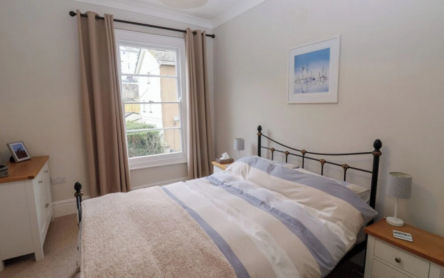 The English School, Flat 2