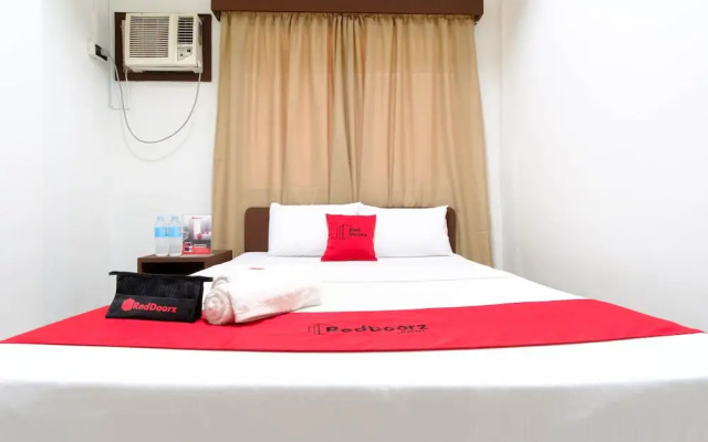 Pearl Manor Hotel by RedDoorz