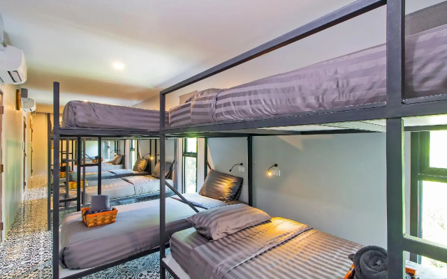 JN9 Poshtel