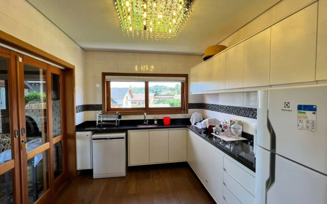 Campos do Jordão - 1km do centro do Capivari