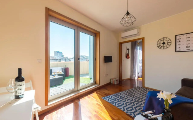 Music Relaxing Apt with bikes, terrace & parking