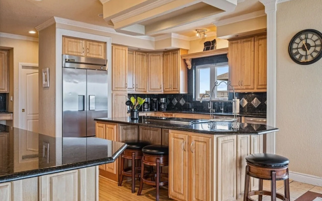 Crystal Beach Villa 5 Bedroom Home