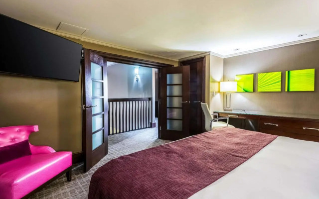 Ramada Springfield Inn And Conference Center