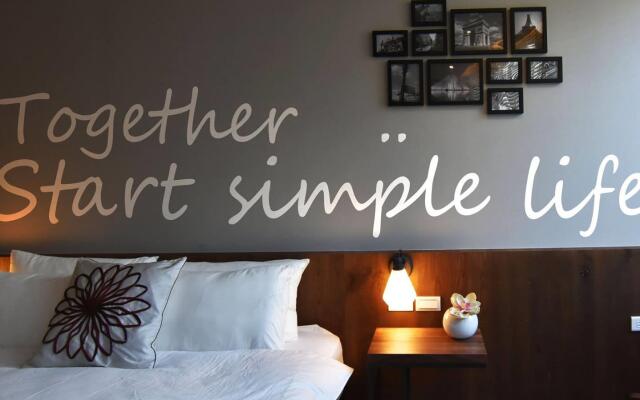 Simple Life Room