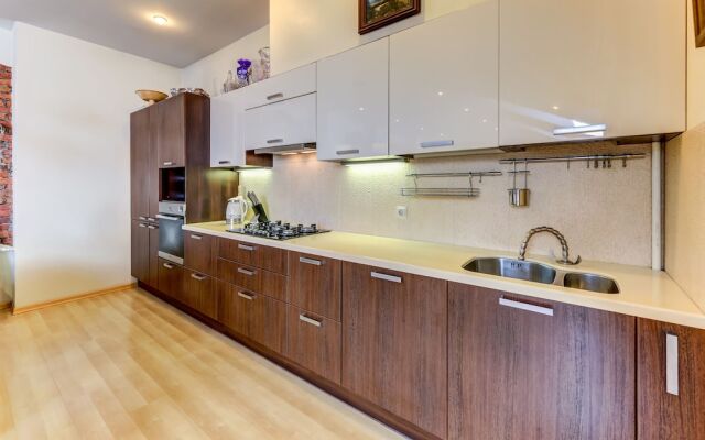 Home4day Spacious loft in the heart of Petersburg