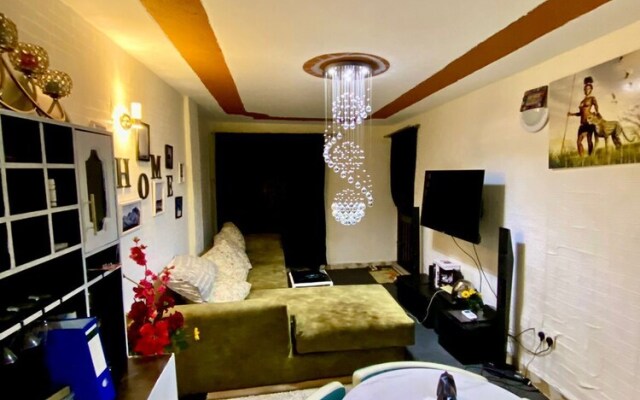 Stay.Plus Kings & Queen's Apartment