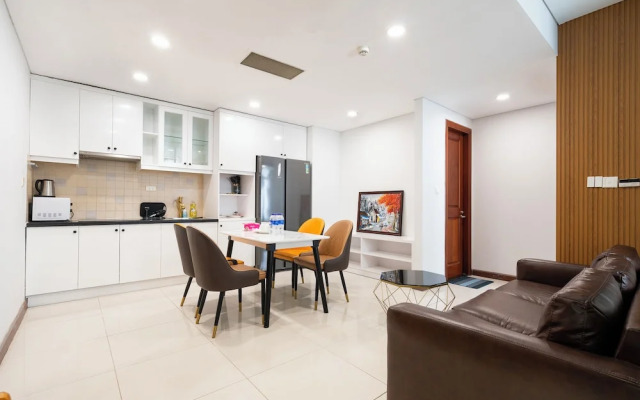 Night Life Lancaster 1br GymBarJapTown