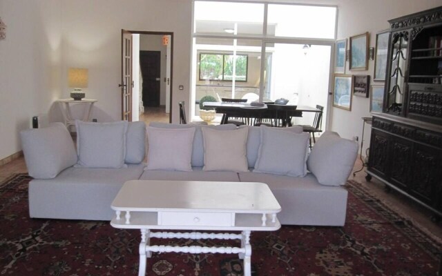 Beautiful Villa in Praia da Salema max 6 People