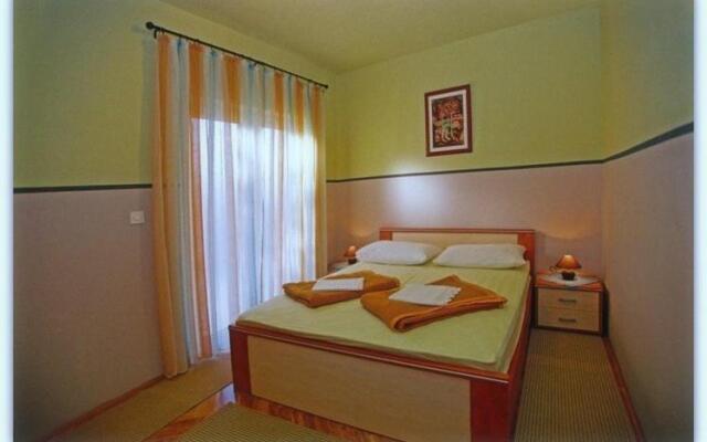 Bubi Hvar Apartments 1