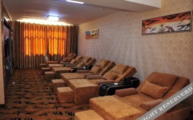 Huang He  International   Hotel