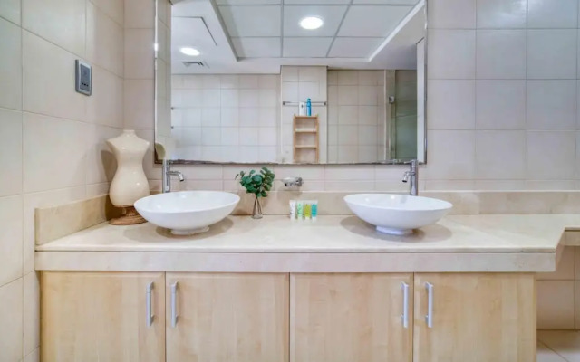 Chic Beachside 3BR Living at the Palm
