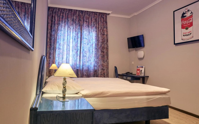 Hotel Crystal