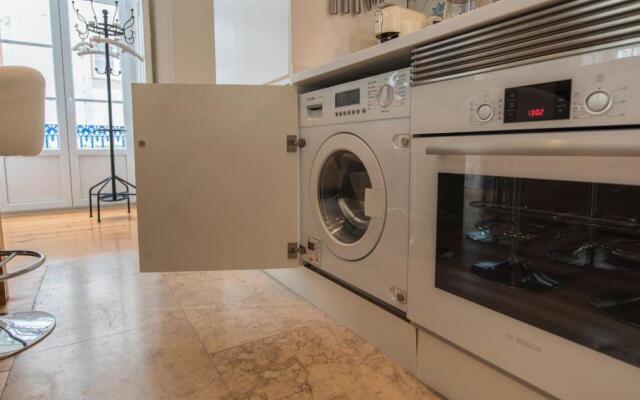 Lovelystay - Cozy Duplex Home in Alfama