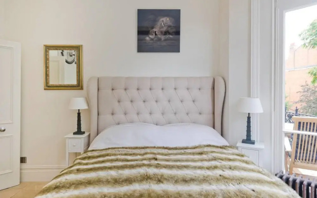 Cute 2-bed Chelsea Apartment