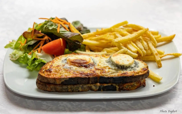 Logis Auberge Le Colombien - Hôtel Restaurant