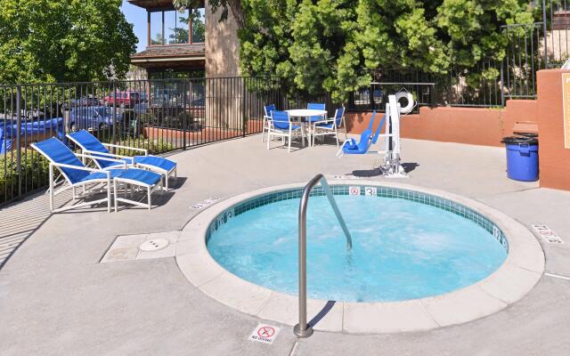 Candlewood Suites San Diego, an IHG Hotel